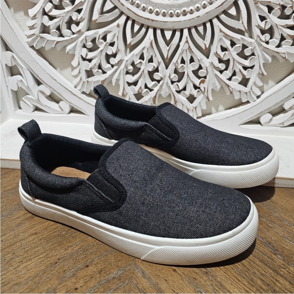 Maurice’s Black Slip-On Sneakers